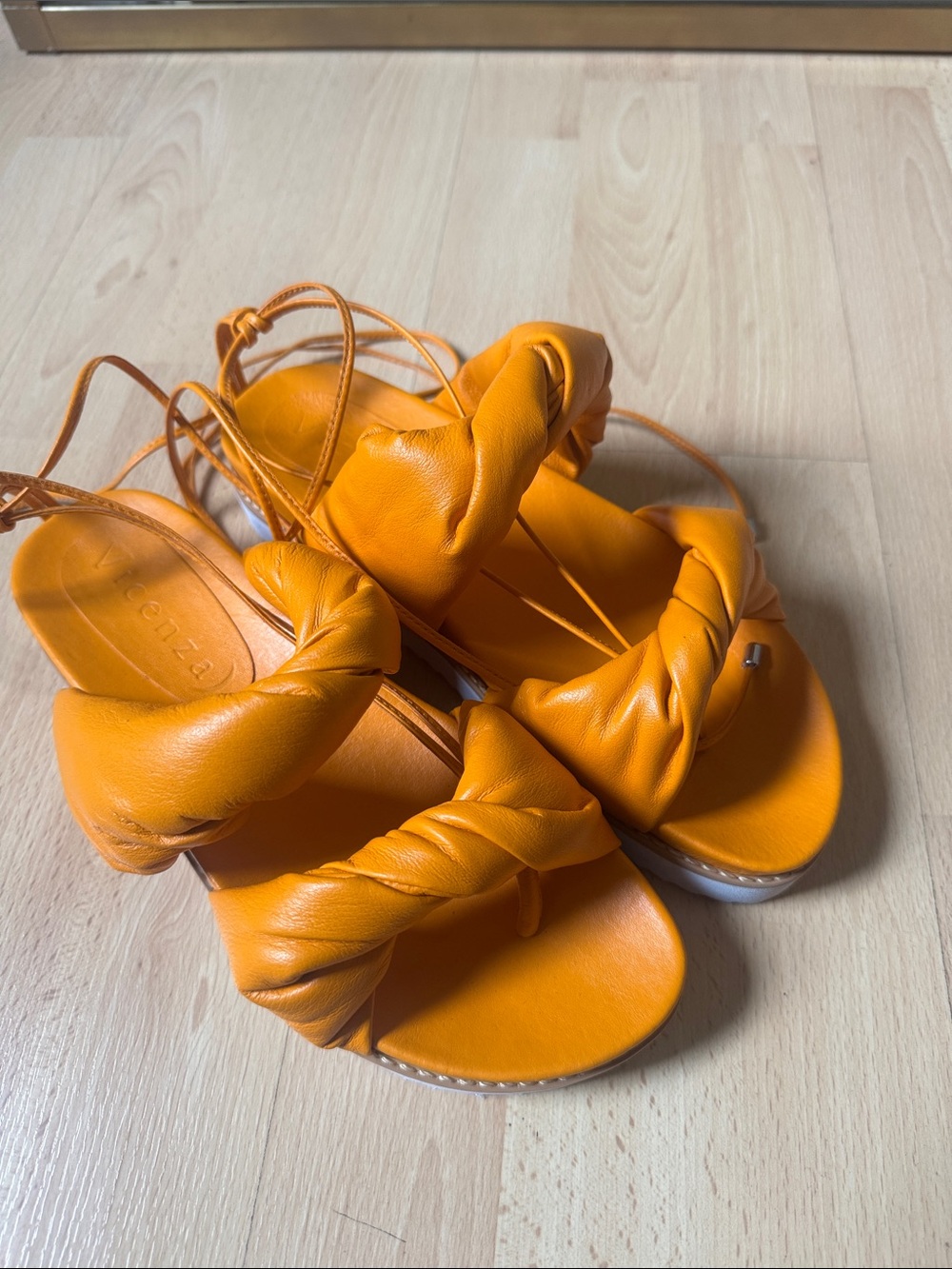 Vicenza Puffy platform sandals size 9